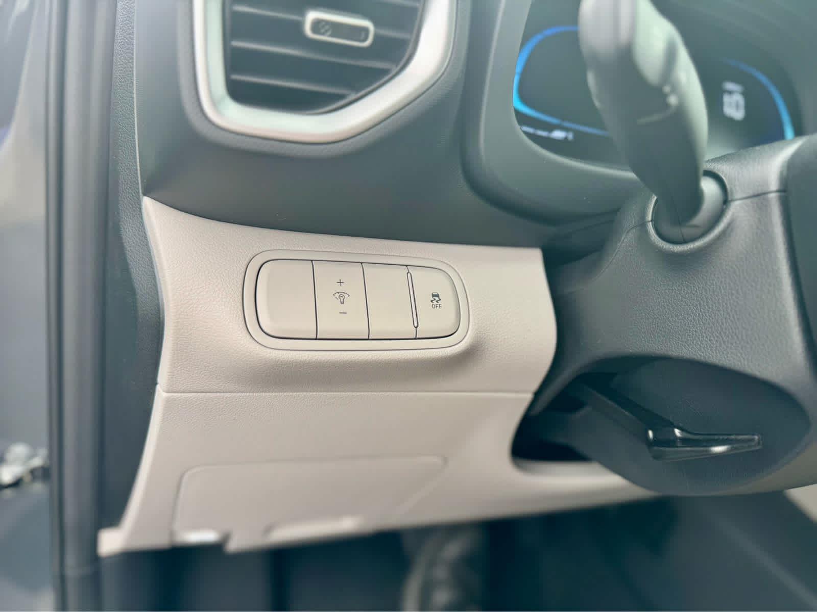 2025 Hyundai Venue SEL Image 17 of 19