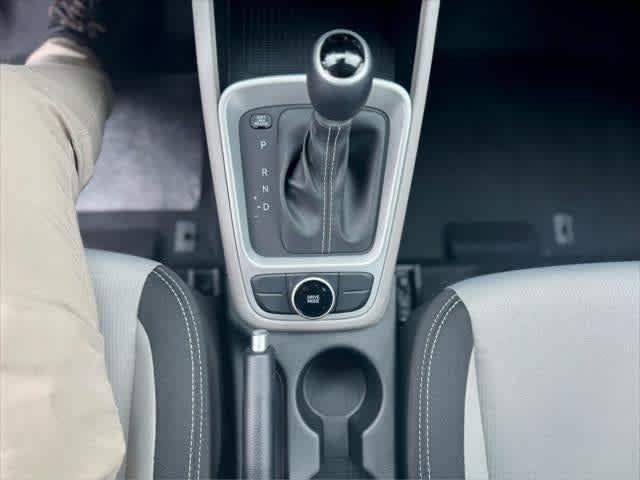 2025 Hyundai Venue SEL Image 15 of 19