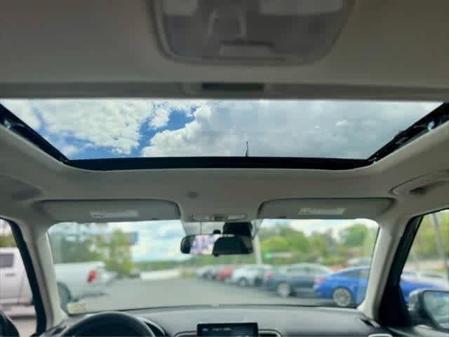 2025 Hyundai Venue SEL Image 10 of 19