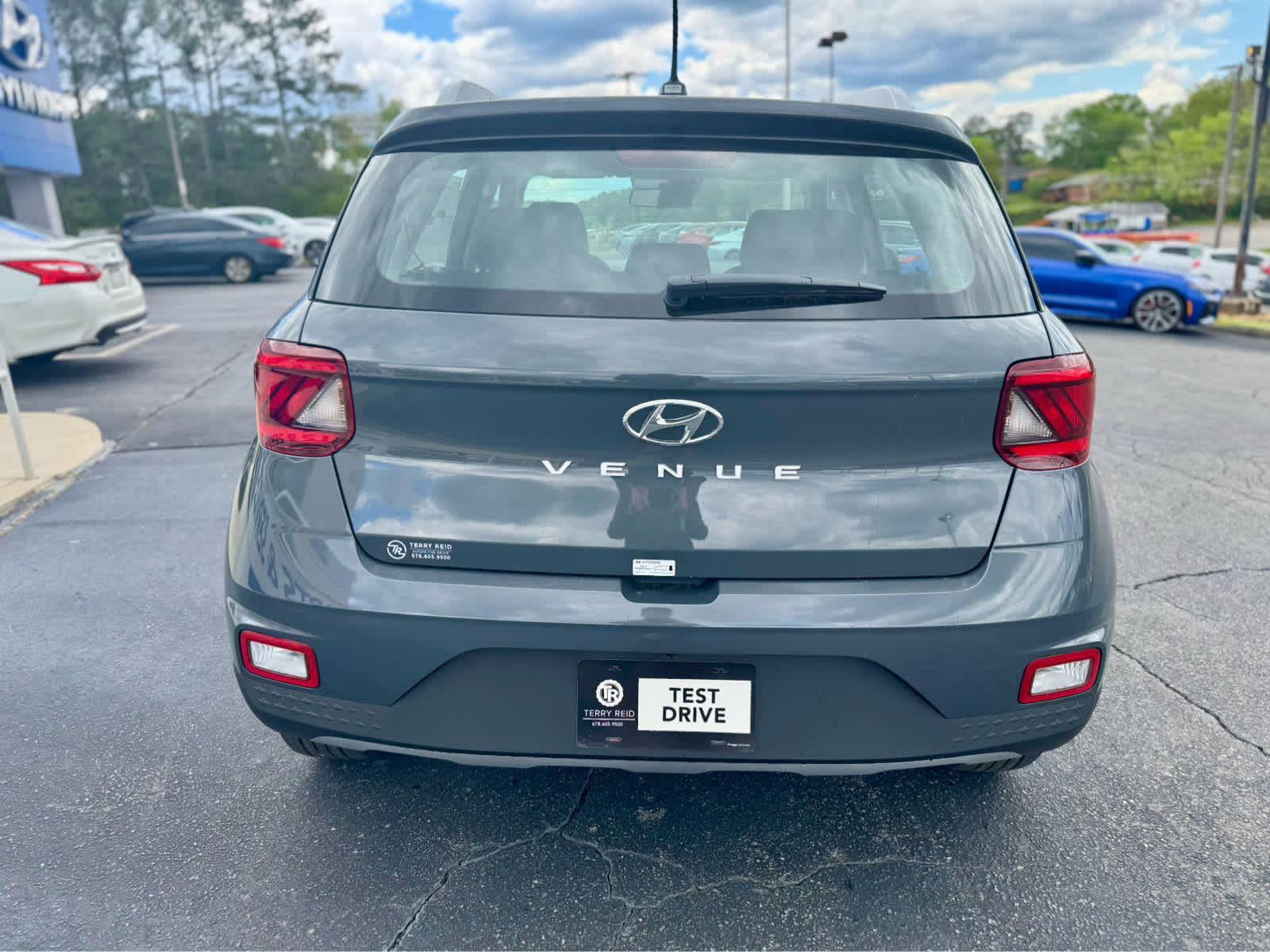 2025 Hyundai Venue SEL Image 5 of 19