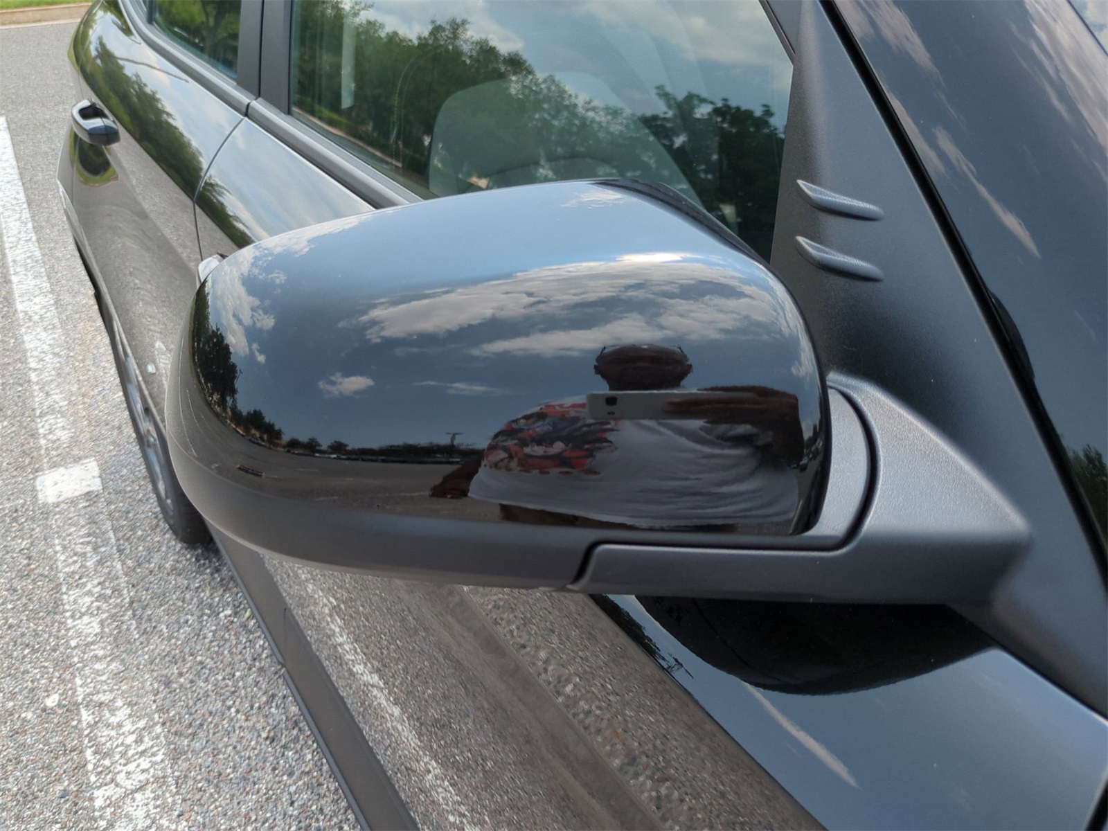 2025 Hyundai Venue SEL Image 17 of 38