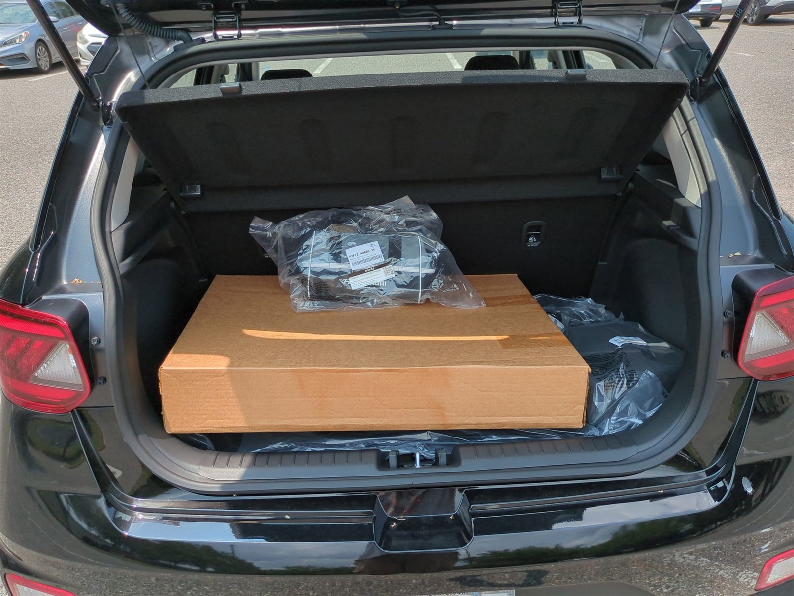 2025 Hyundai Venue SEL Image 19 of 38