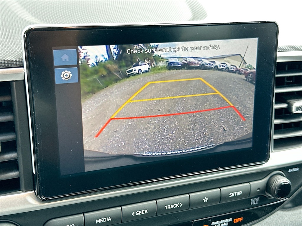 Vehicle image 11 of 19