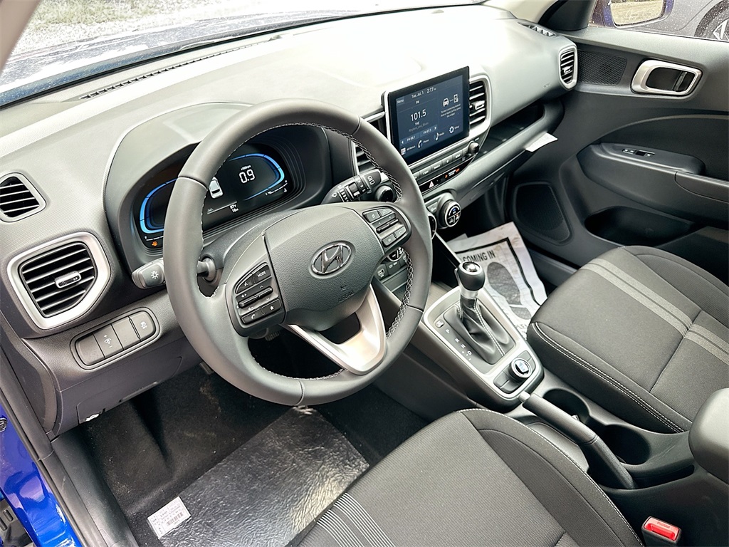 Vehicle image 10 of 19