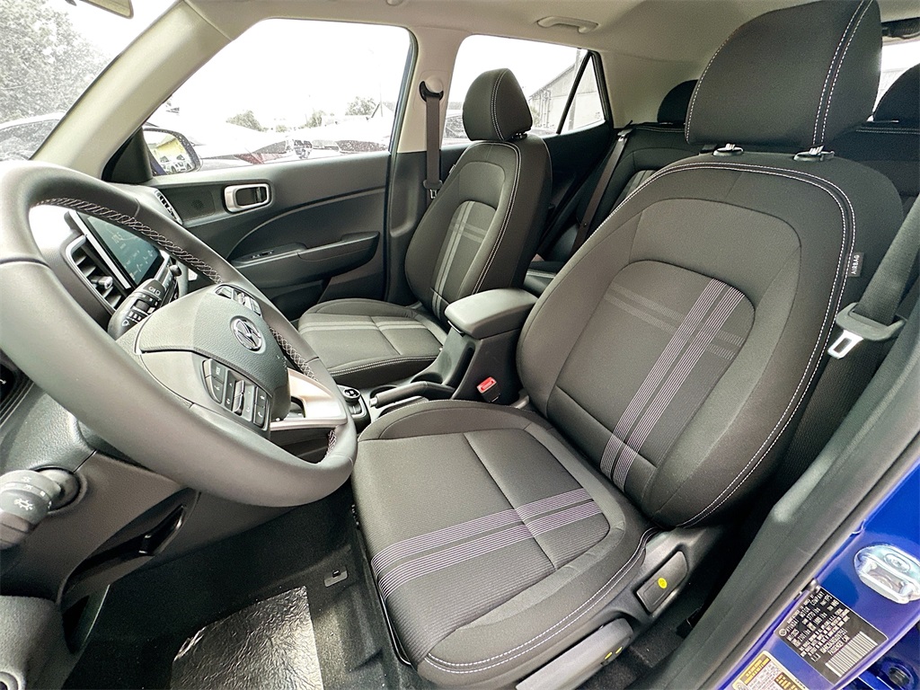 Vehicle image 8 of 19