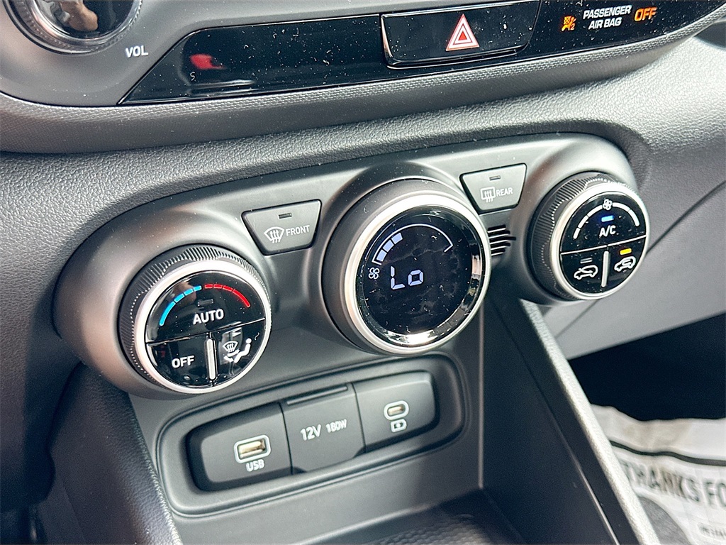 Vehicle image 14 of 19