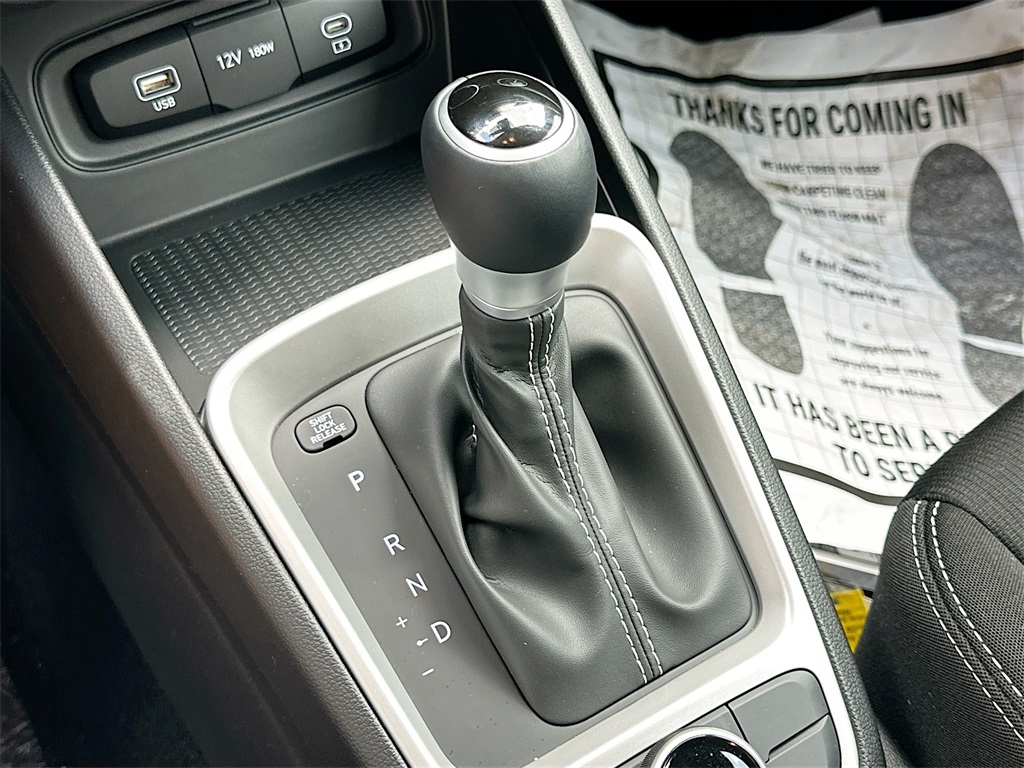 Vehicle image 13 of 19