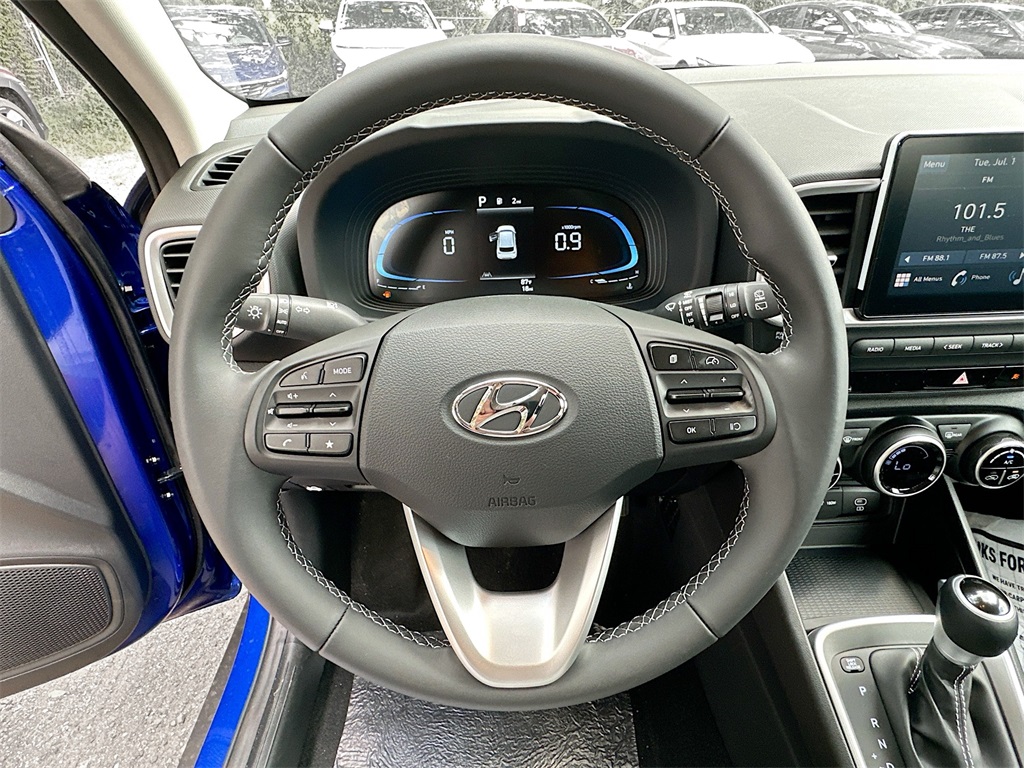 Vehicle image 17 of 19