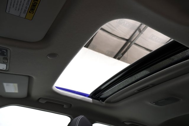 Vehicle image 23 of 30