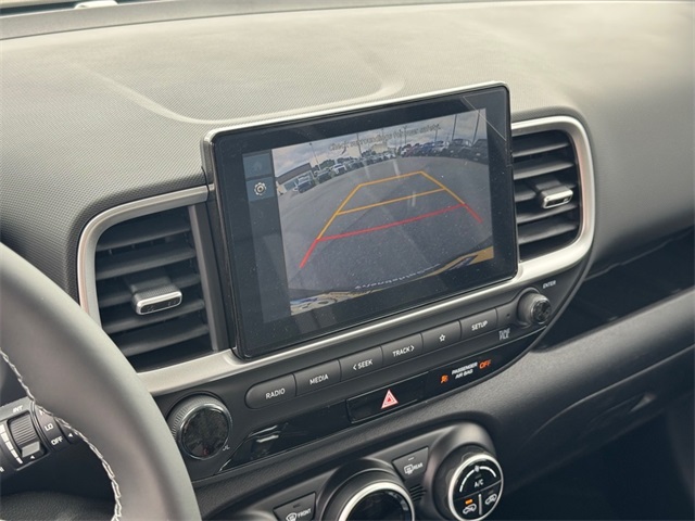 2025 Hyundai Venue SEL Image 12 of 20