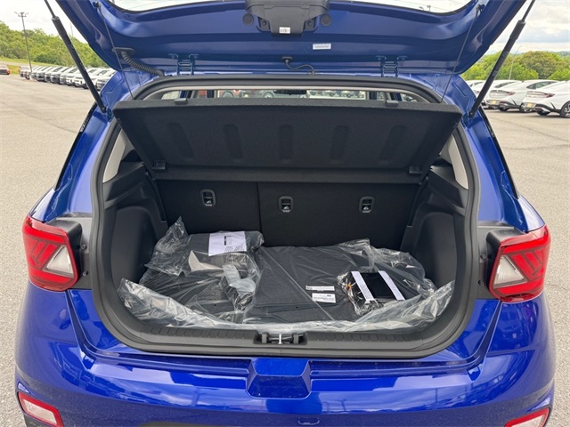 2025 Hyundai Venue SEL Image 9 of 20