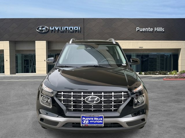 2025 Hyundai Venue SEL Image 2 of 20
