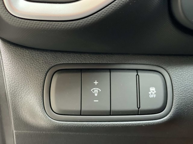 2025 Hyundai Venue SEL Image 15 of 20