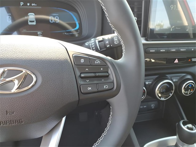 2025 Hyundai Venue SEL Image 18 of 19