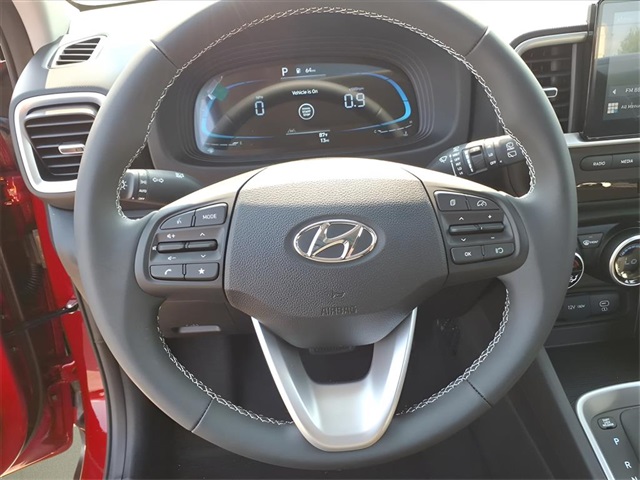 2025 Hyundai Venue SEL Image 17 of 19