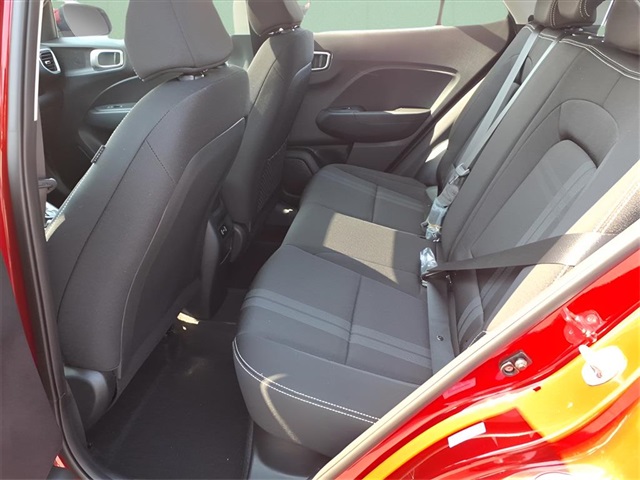 2025 Hyundai Venue SEL Image 8 of 19