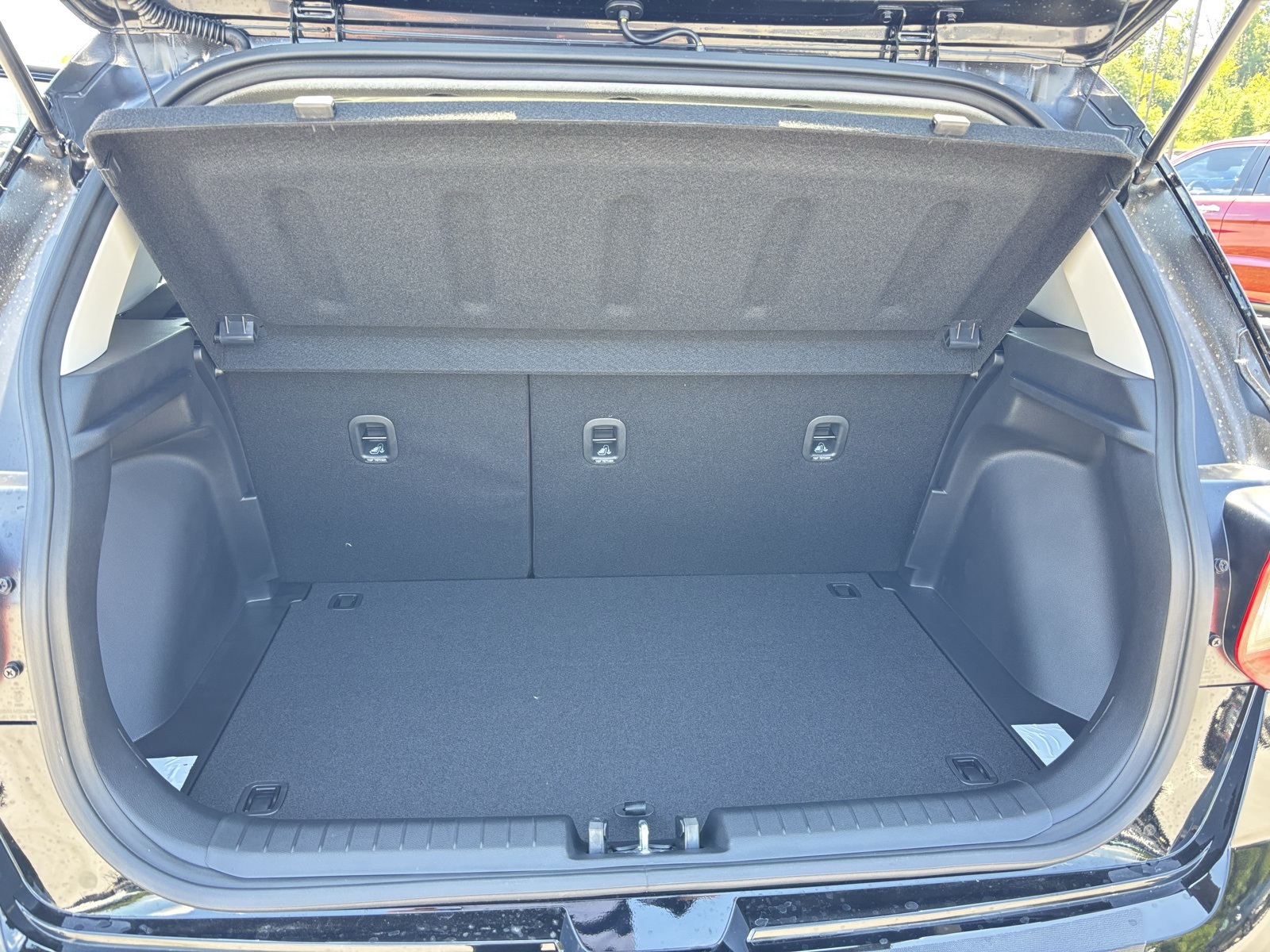 2025 Hyundai Venue SEL Image 9 of 24