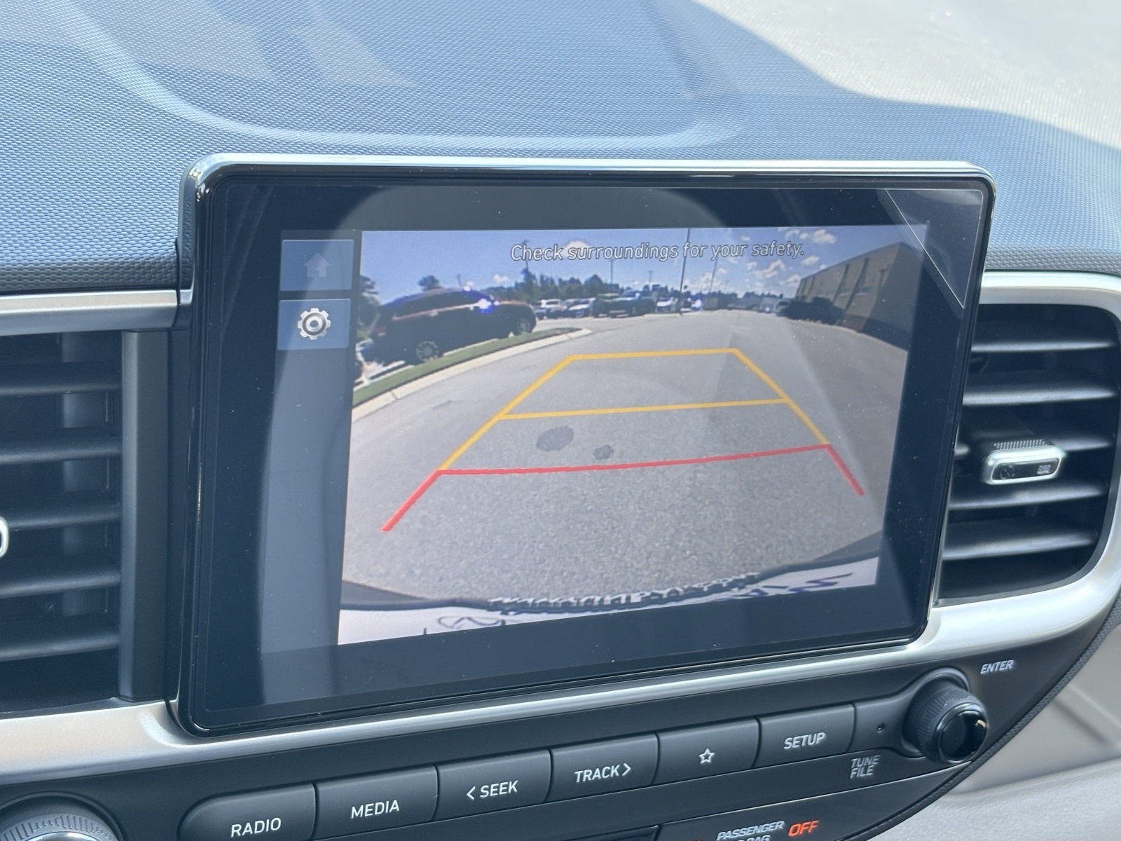 2025 Hyundai Venue SEL Image 13 of 24