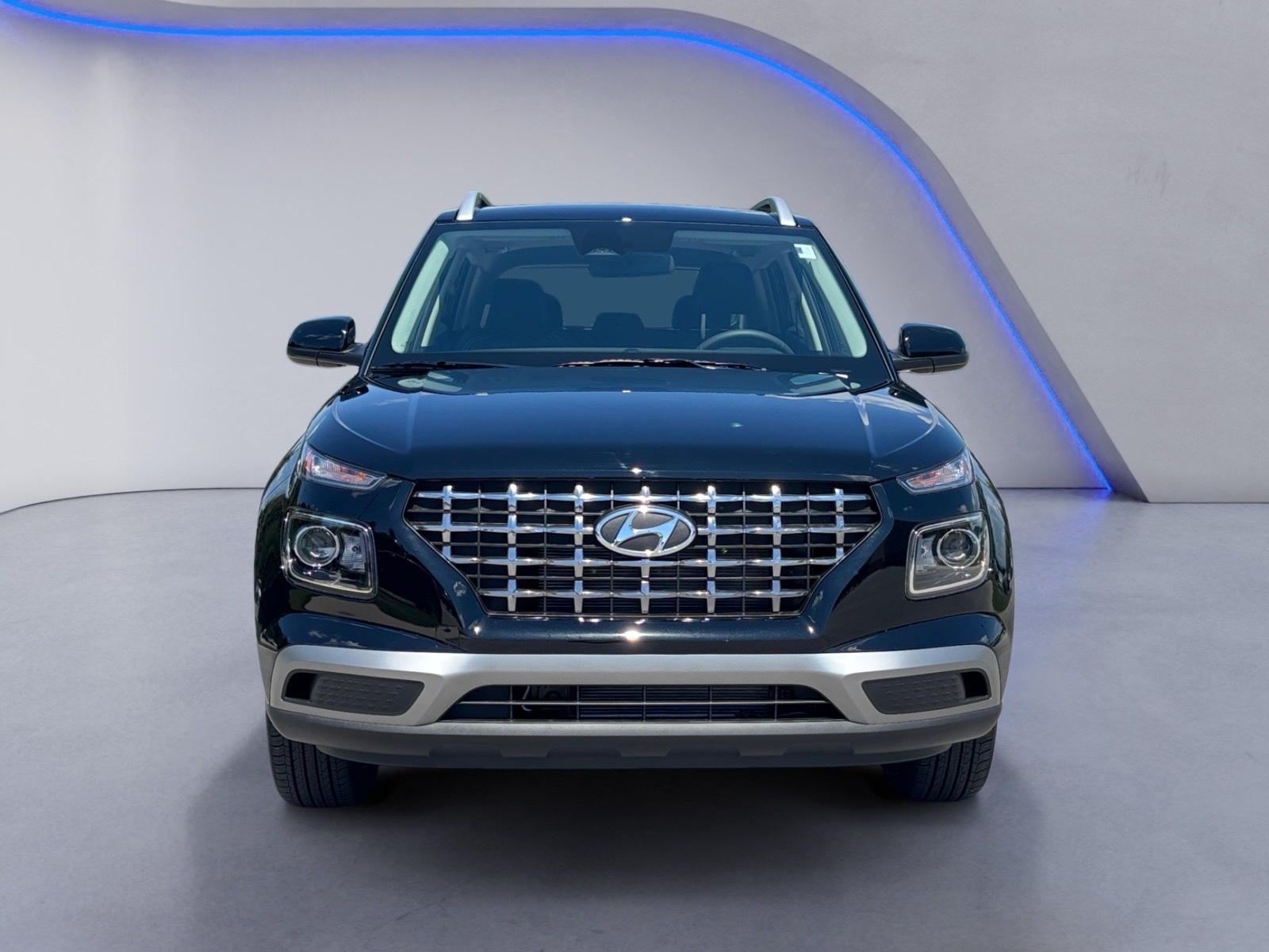 2025 Hyundai Venue SEL Image 3 of 24