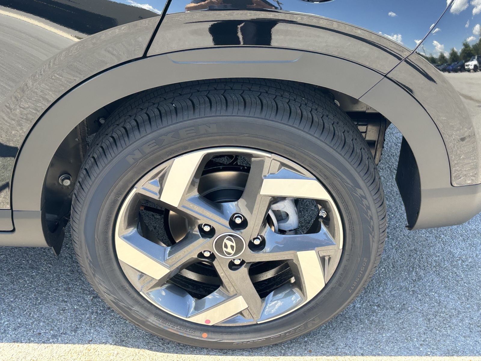 2025 Hyundai Venue SEL Image 8 of 24