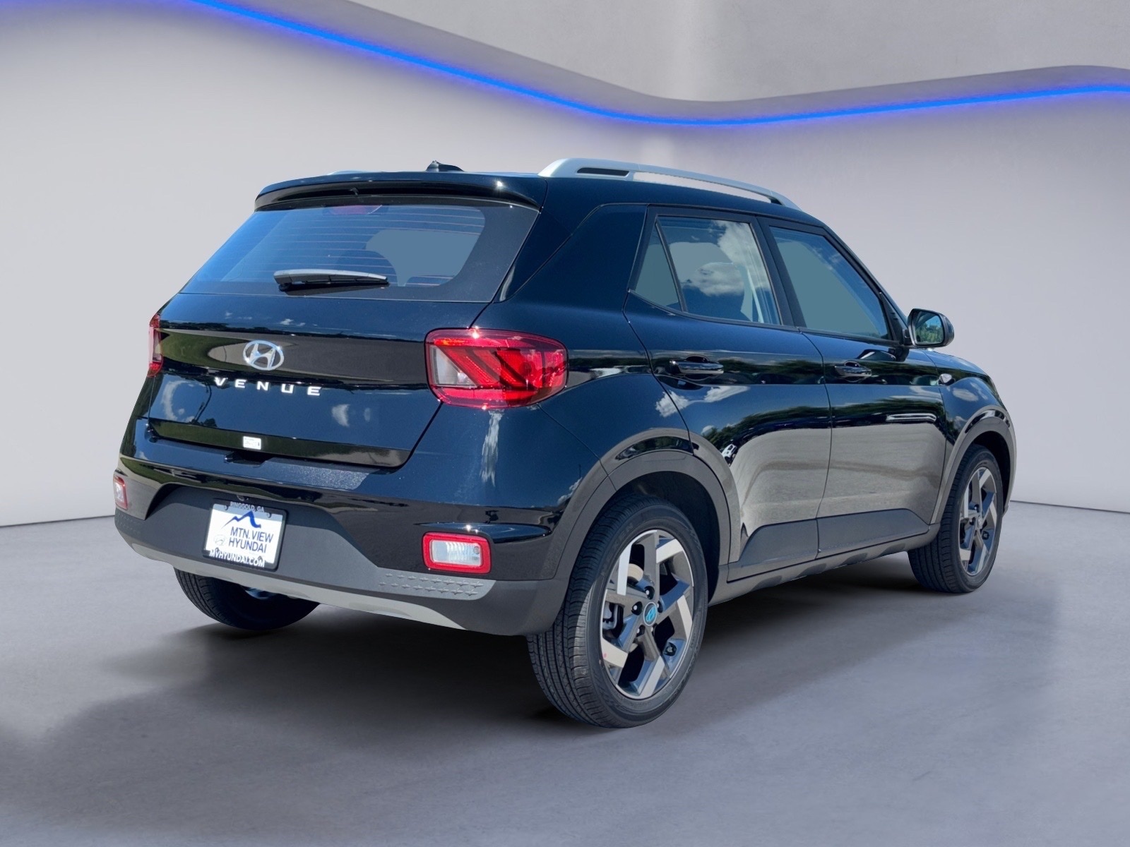 2025 Hyundai Venue SEL Image 5 of 24