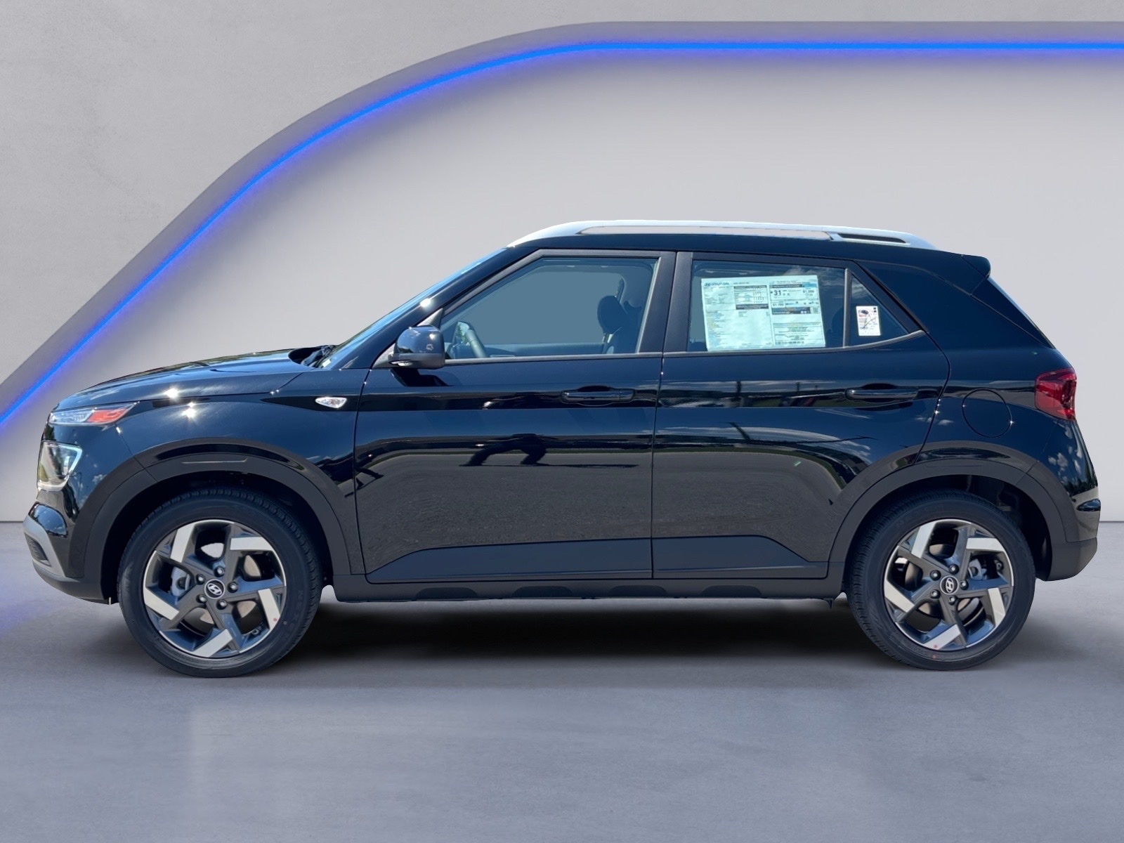 2025 Hyundai Venue SEL Image 7 of 24