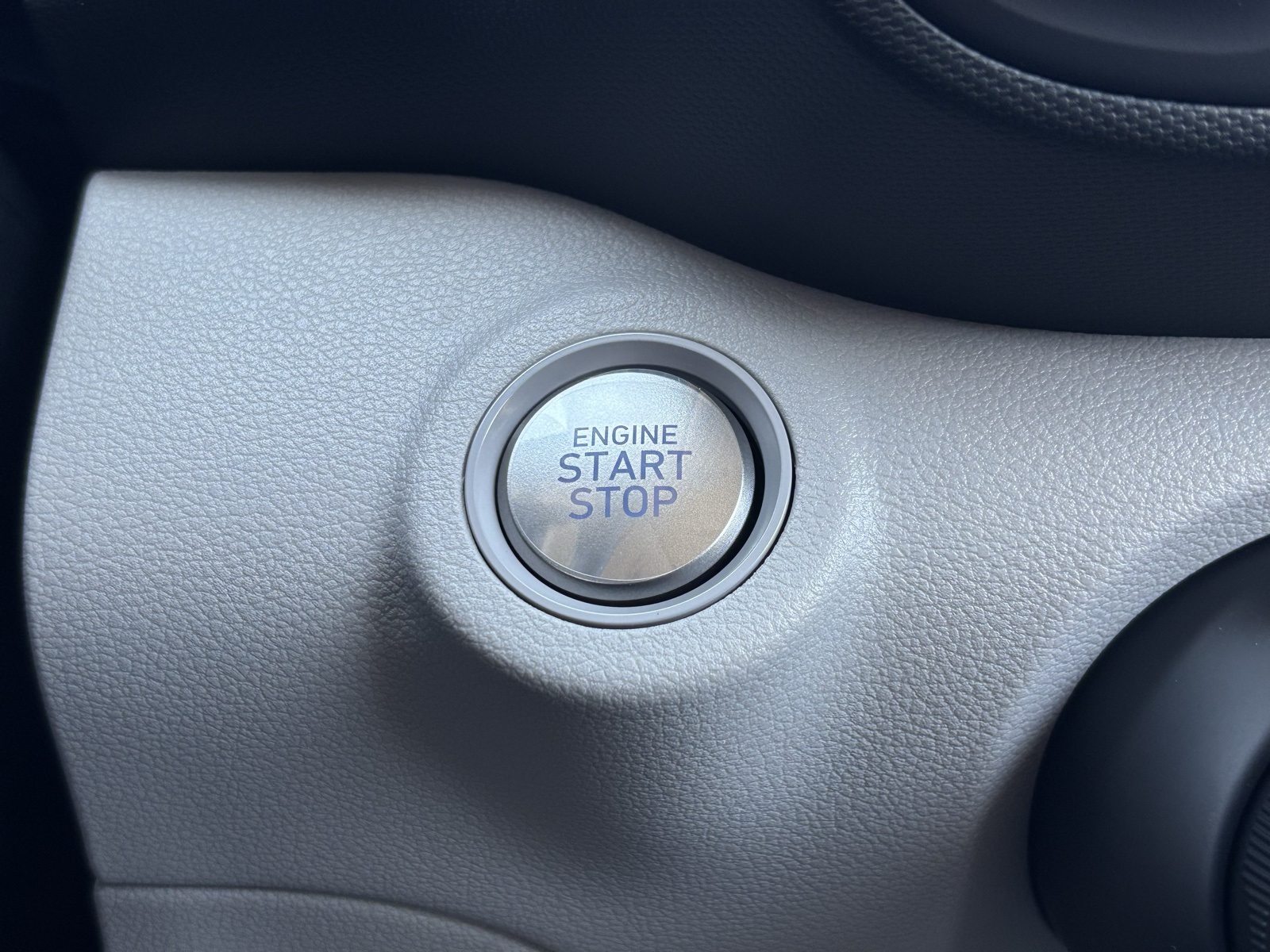 2025 Hyundai Venue SEL Image 17 of 24