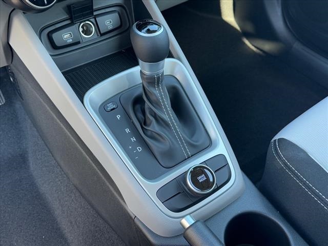 2025 Hyundai Venue SEL Image 12 of 16