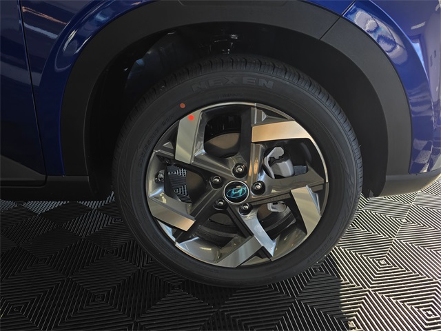 Vehicle image 11 of 29