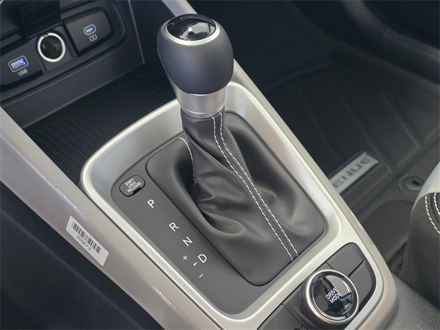 Vehicle image 22 of 29
