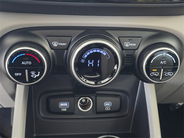 Vehicle image 21 of 29
