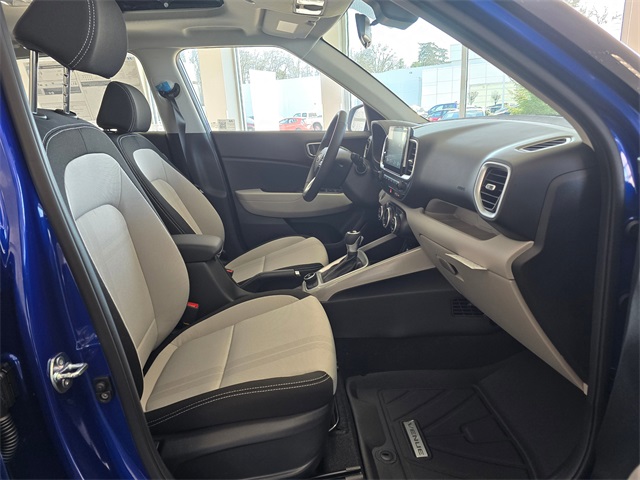Vehicle image 28 of 29