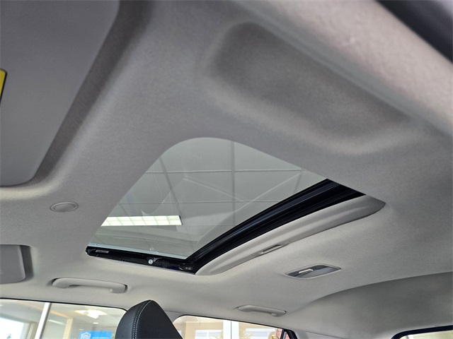 Vehicle image 25 of 29