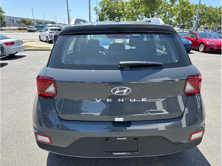 Vehicle image 6 of 24