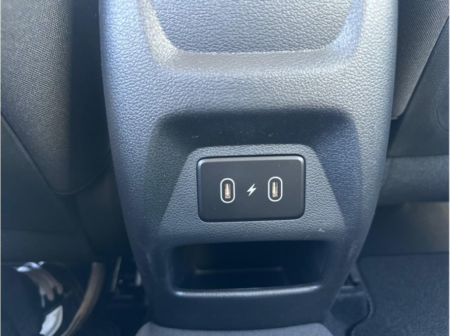 Vehicle image 12 of 24