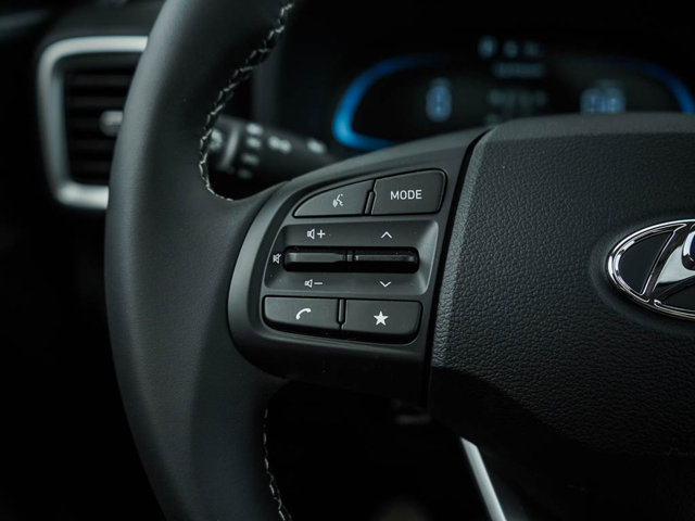 Vehicle image 18 of 24
