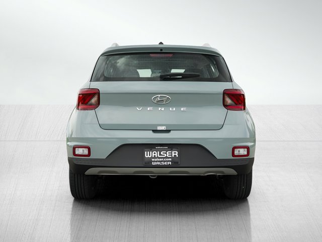 Vehicle image 3 of 24