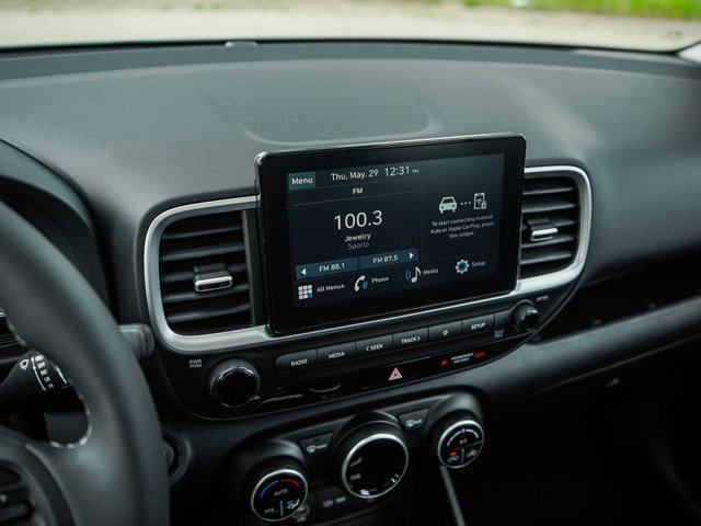 Vehicle image 21 of 24