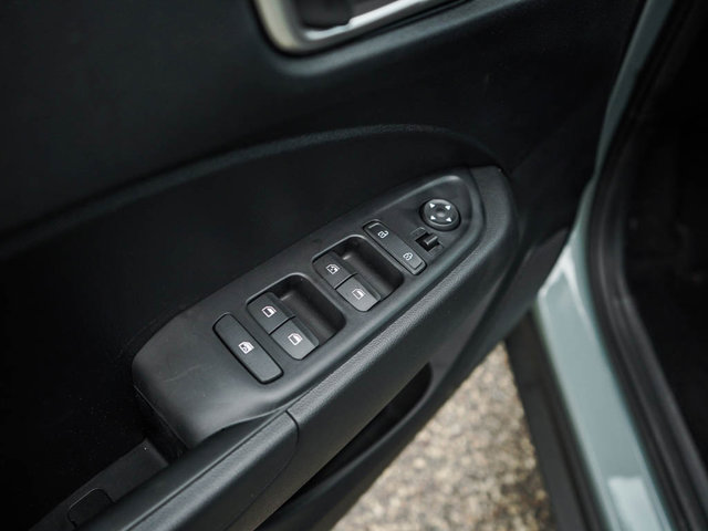 Vehicle image 17 of 24