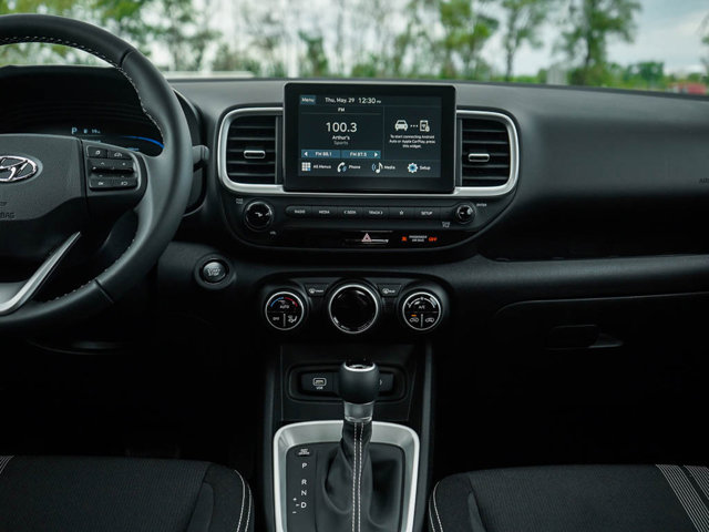 Vehicle image 15 of 24