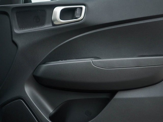 Vehicle image 8 of 24