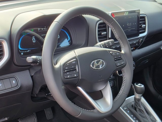 Vehicle image 14 of 44