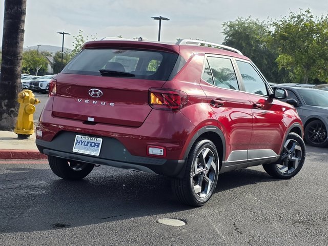 Vehicle image 5 of 44