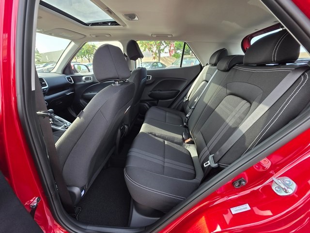 Vehicle image 17 of 44