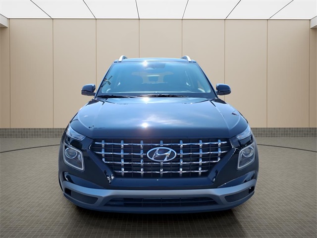 2025 Hyundai Venue SEL Image 3 of 19