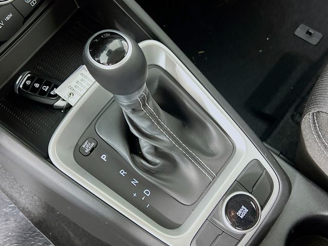 Vehicle image 15 of 25