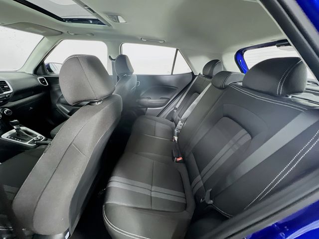 Vehicle image 22 of 25