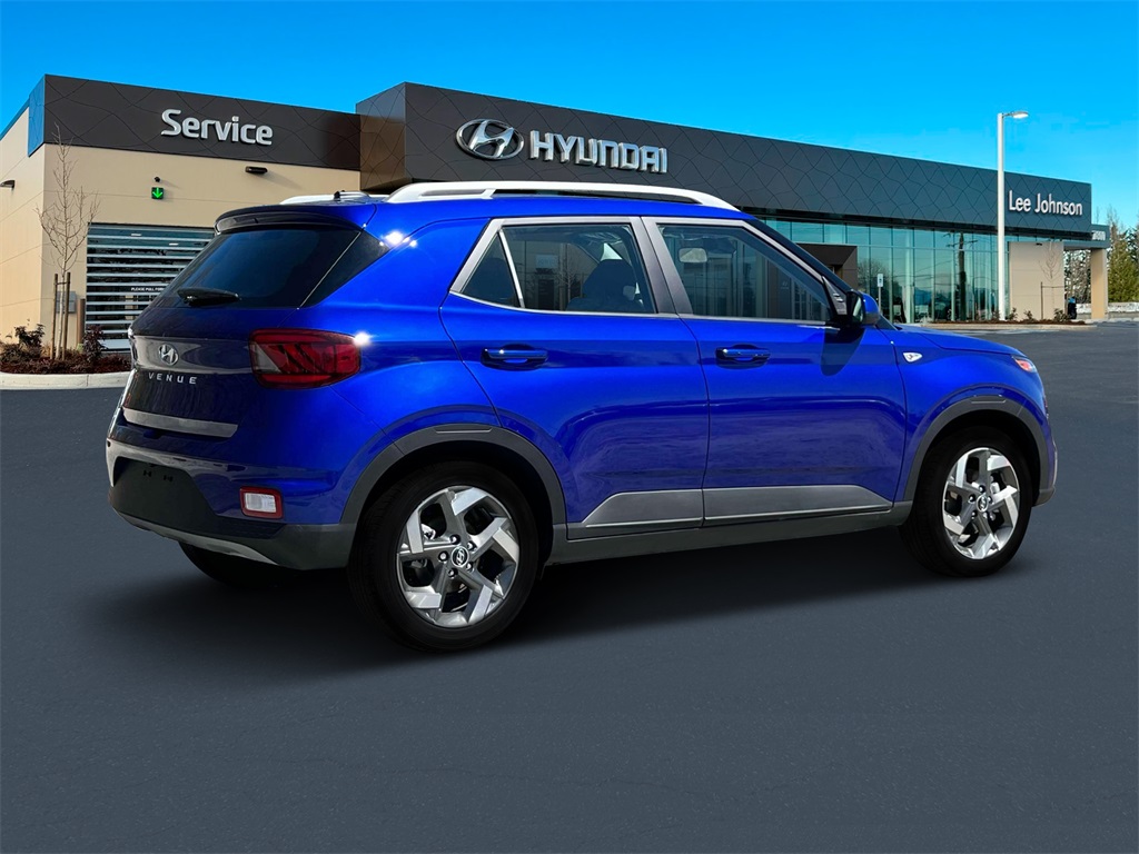 Vehicle image 11 of 19