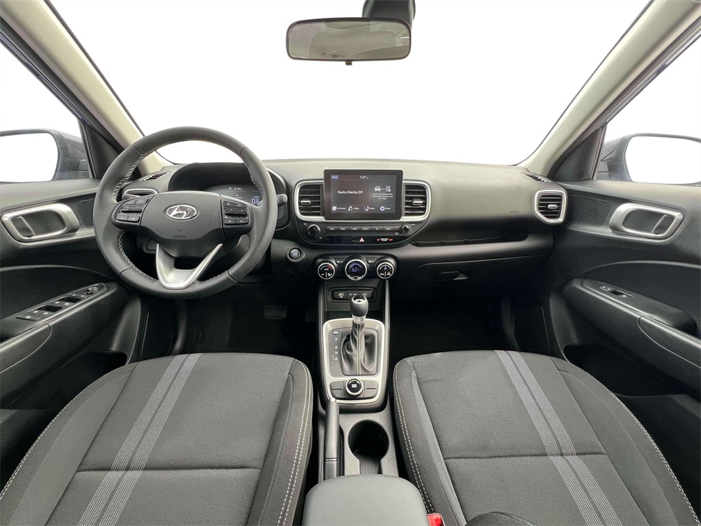 Vehicle image 13 of 19