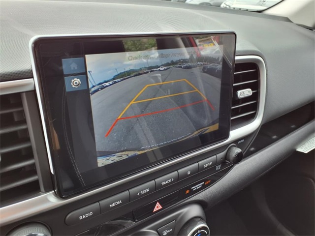 2025 Hyundai Venue SEL Image 10 of 17